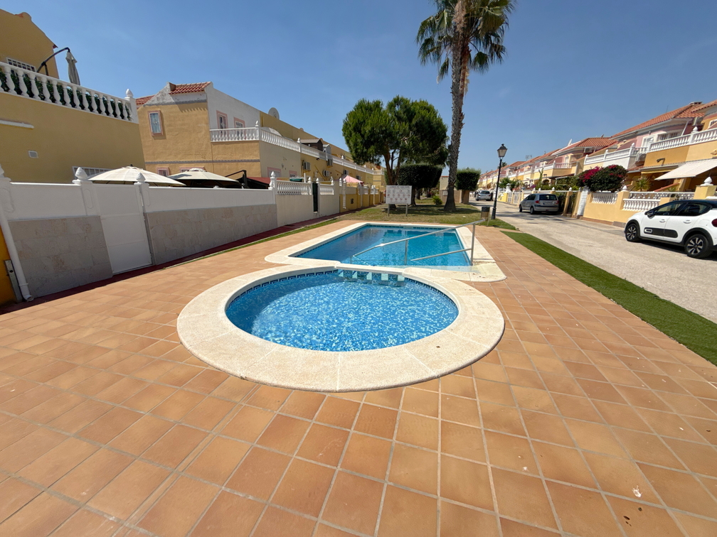 For sale - 3 Bedroom 2 Bathroom Villa in Cabo Roig -  - Alicante