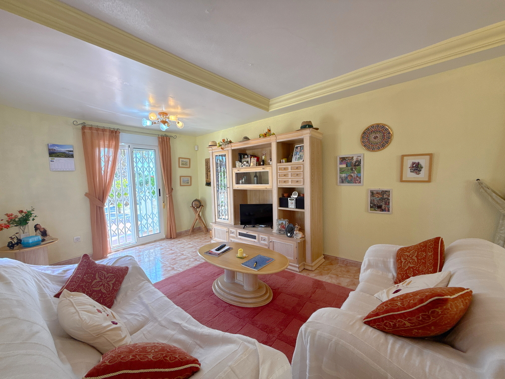 For sale - 3 Bedroom 2 Bathroom Villa in Cabo Roig -  - Alicante