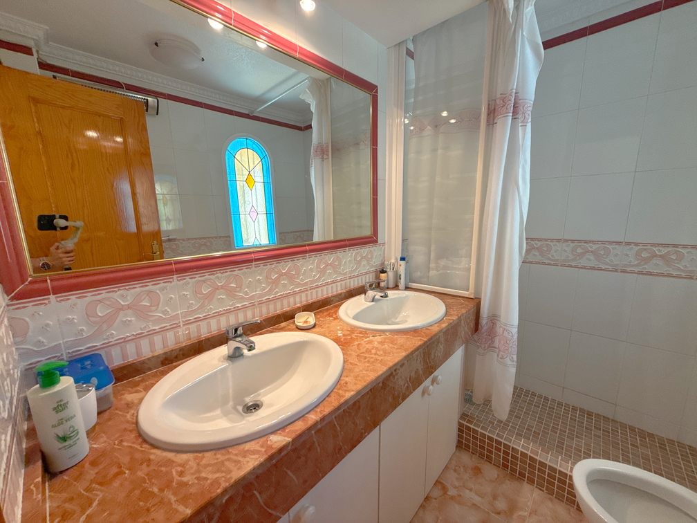 For sale - 3 Bedroom 2 Bathroom Villa in Cabo Roig -  - Alicante