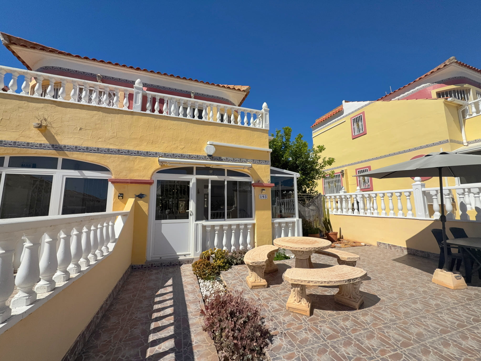 For sale - 2 Bedroom 2 Bathroom Semi Detached House in Cabo Roig -  - Alicante