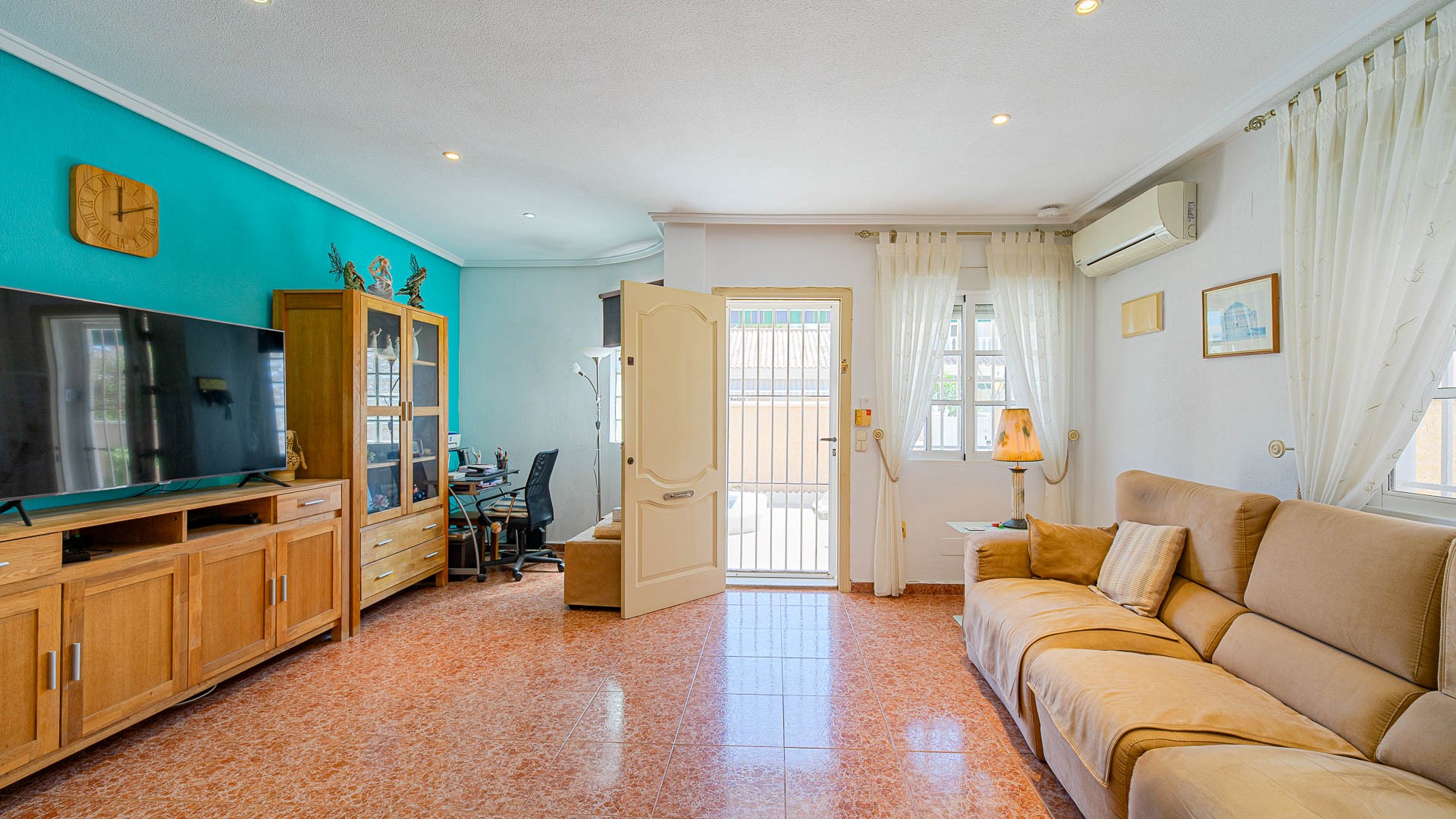 For sale - 2 Bedroom 2 Bathroom Villa in Punta Prima - Punta Prima  - Alicante