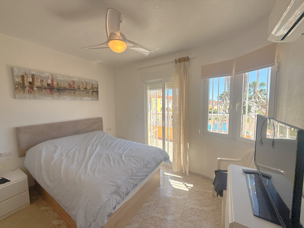 For sale - 3 Bedroom 2 Bathroom Townhouse in Cabo Roig -  - Alicante