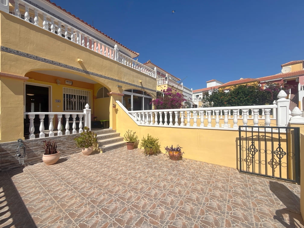 3 Bedroom 2 Bathroom Townhouse in Cabo Roig