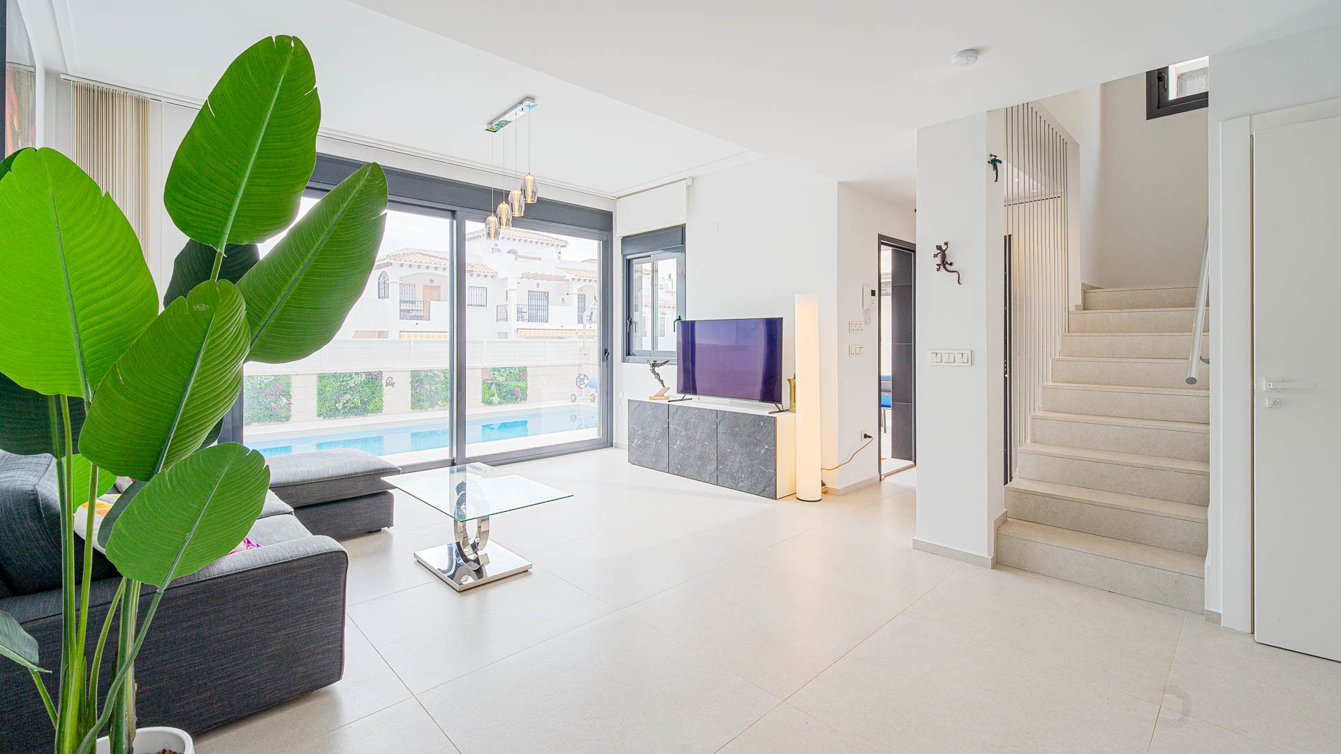 For sale - 4 Bedroom 2 Bathroom Villa in Punta Prima - Punta Prima  - Alicante