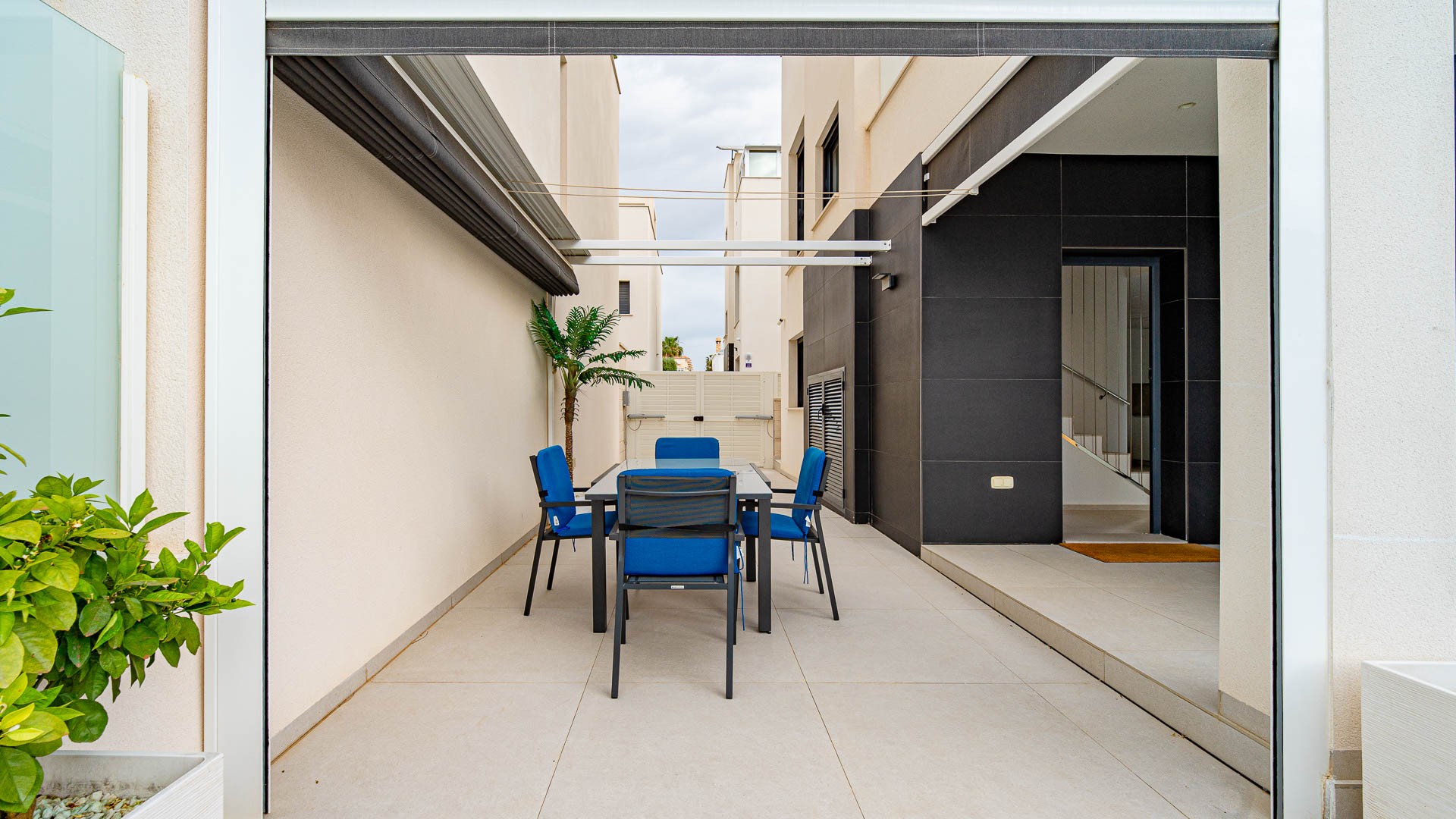 For sale - 4 Bedroom 2 Bathroom Villa in Punta Prima - Punta Prima  - Alicante