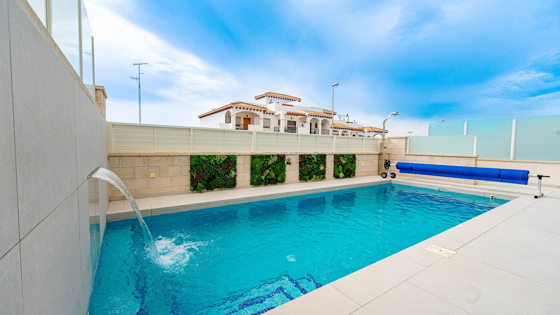 For sale - 4 Bedroom 2 Bathroom Villa in Punta Prima - Punta Prima  - Alicante