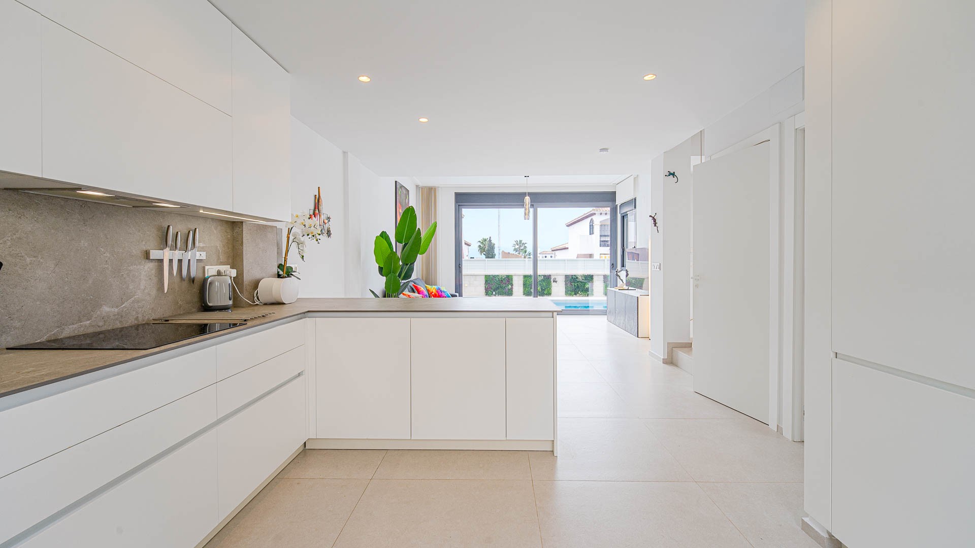 For sale - 4 Bedroom 2 Bathroom Villa in Punta Prima - Punta Prima  - Alicante