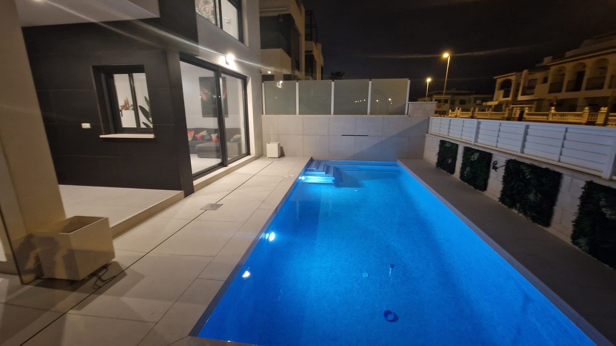 For sale - 4 Bedroom 2 Bathroom Villa in Punta Prima - Punta Prima  - Alicante