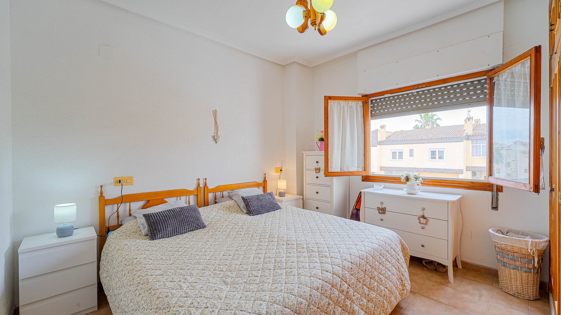 For sale - 2 Bedroom 1 Bathroom Apartament in Punta Prima - Punta Prima  - Alicante
