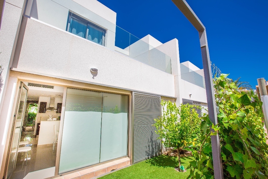 3 Bedroom 3 Bathroom Townhouse in Punta Prima