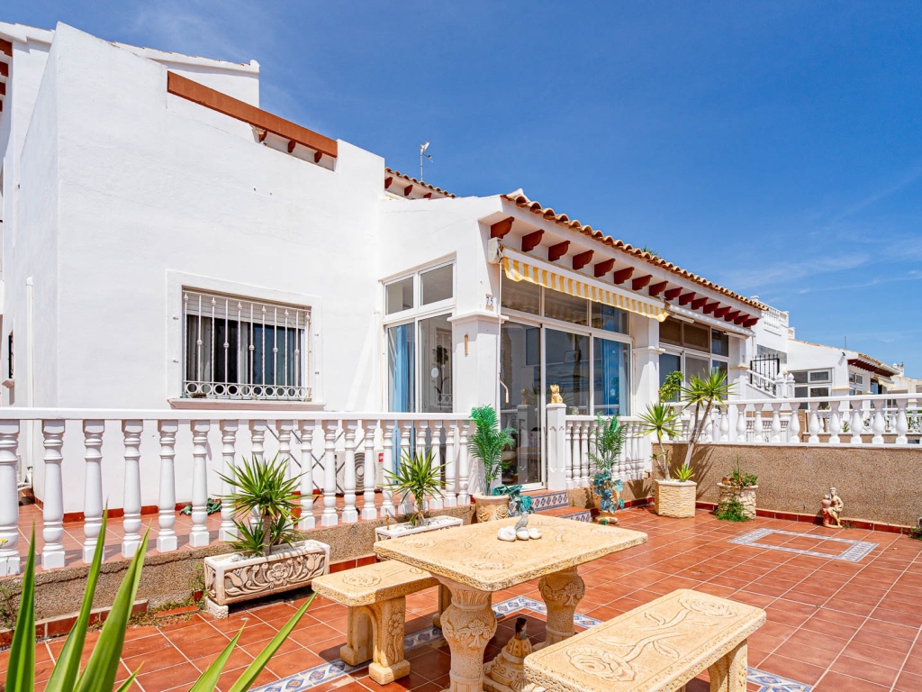 3 Bedroom 2 Bathroom Townhouse in Torrevieja