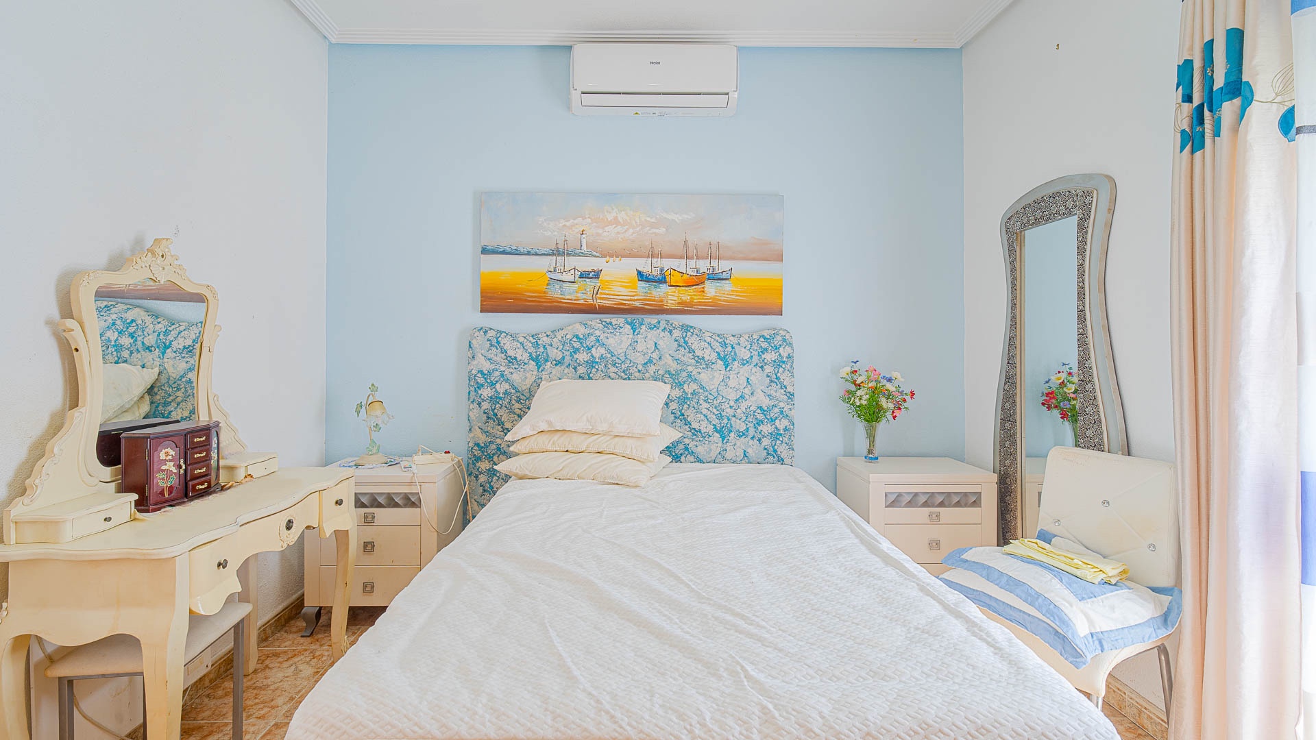 For sale - 3 Bedroom 2 Bathroom Quad in Punta Prima - Punta Prima  - Alicante