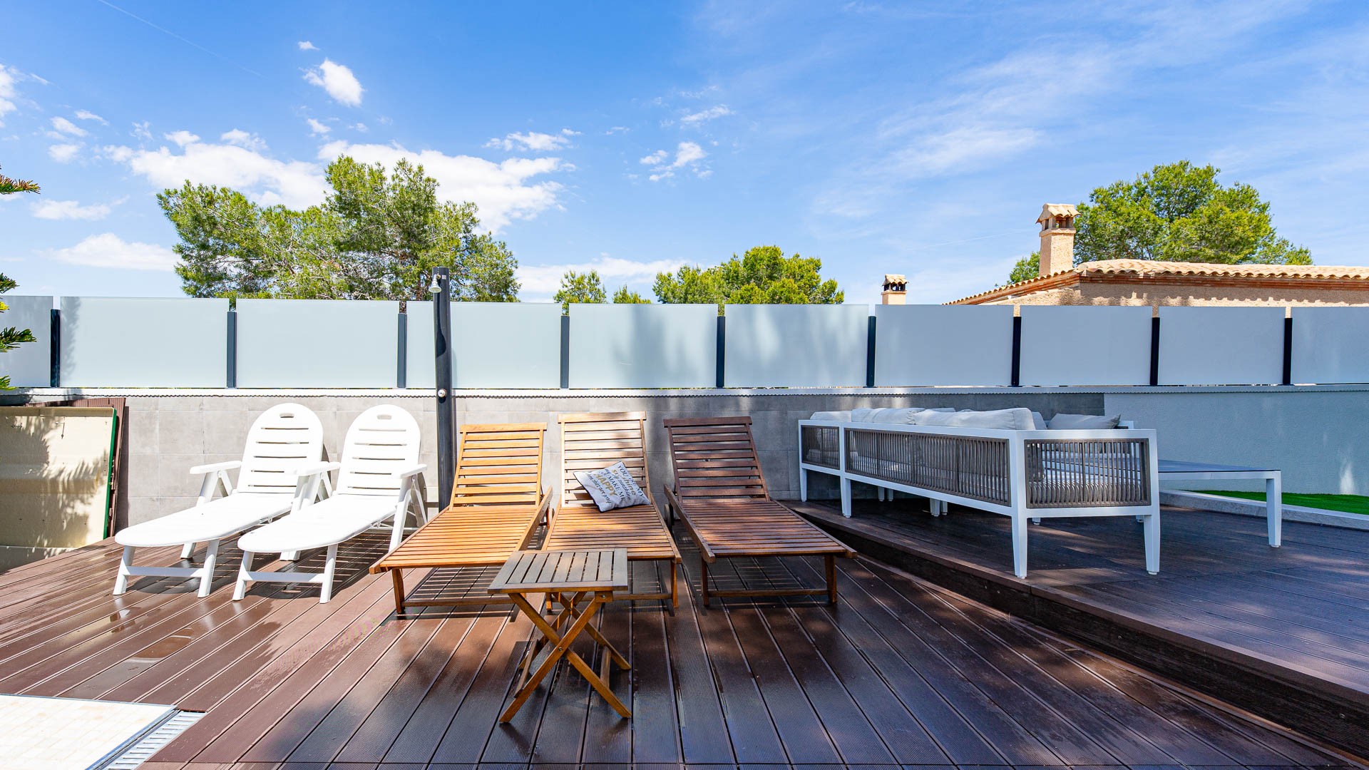 For sale - 6 Bedroom 3 Bathroom Villa in Los Balcones - Los Balcones  - Alicante