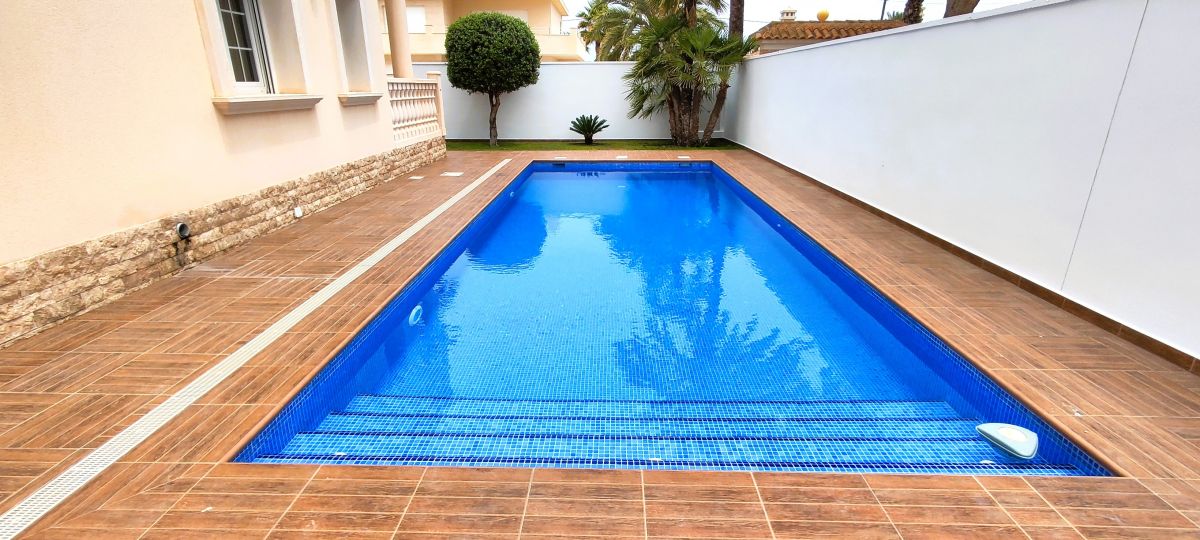 For sale - 4 Bedroom 4 Bathroom Villa in CABO ROIG - , CABO ROIG, Alicante, Spain - Alicante