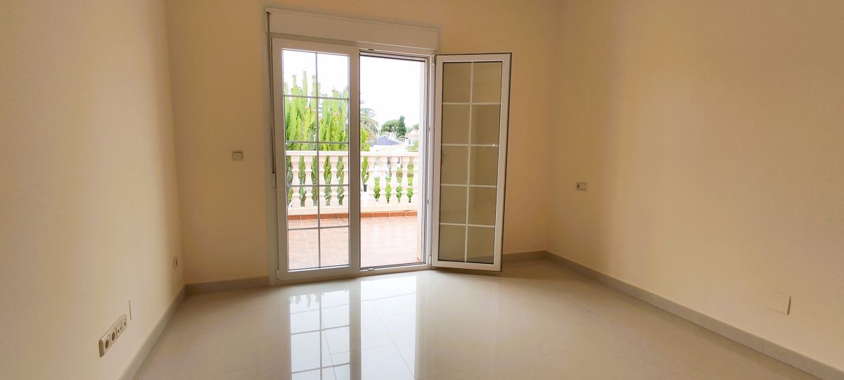 For sale - 4 Bedroom 4 Bathroom Villa in CABO ROIG - , CABO ROIG, Alicante, Spain - Alicante
