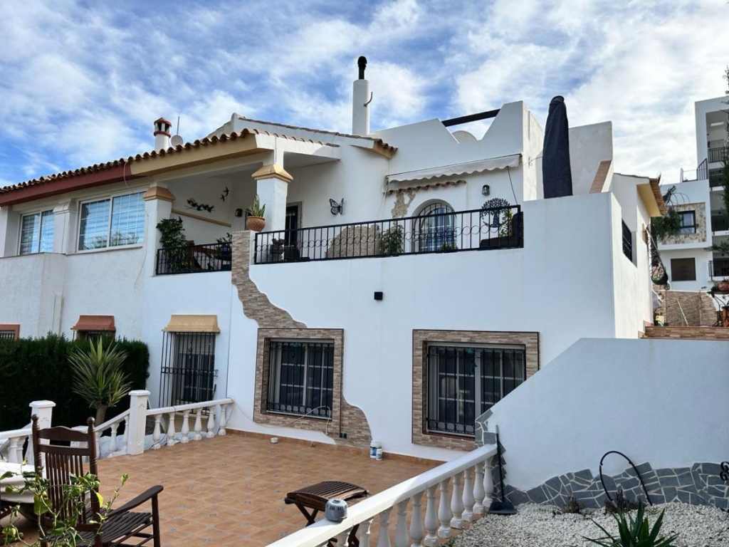 3 Bedroom 2 Bathroom Semi Detached in VILLAMARTIN