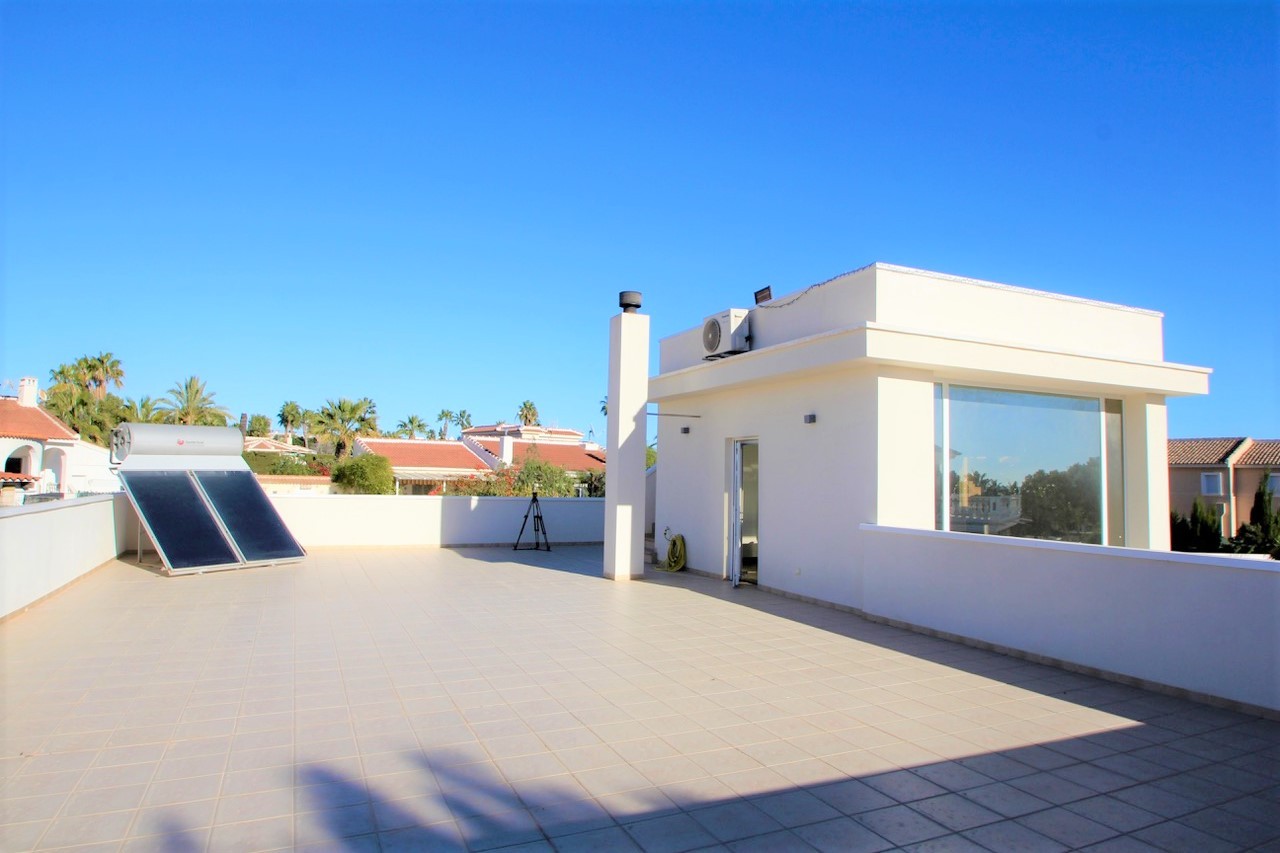 For sale - 3 Bedroom 3 Bathroom Villa in Rojales - Ciudad Quesada  - Alicante
