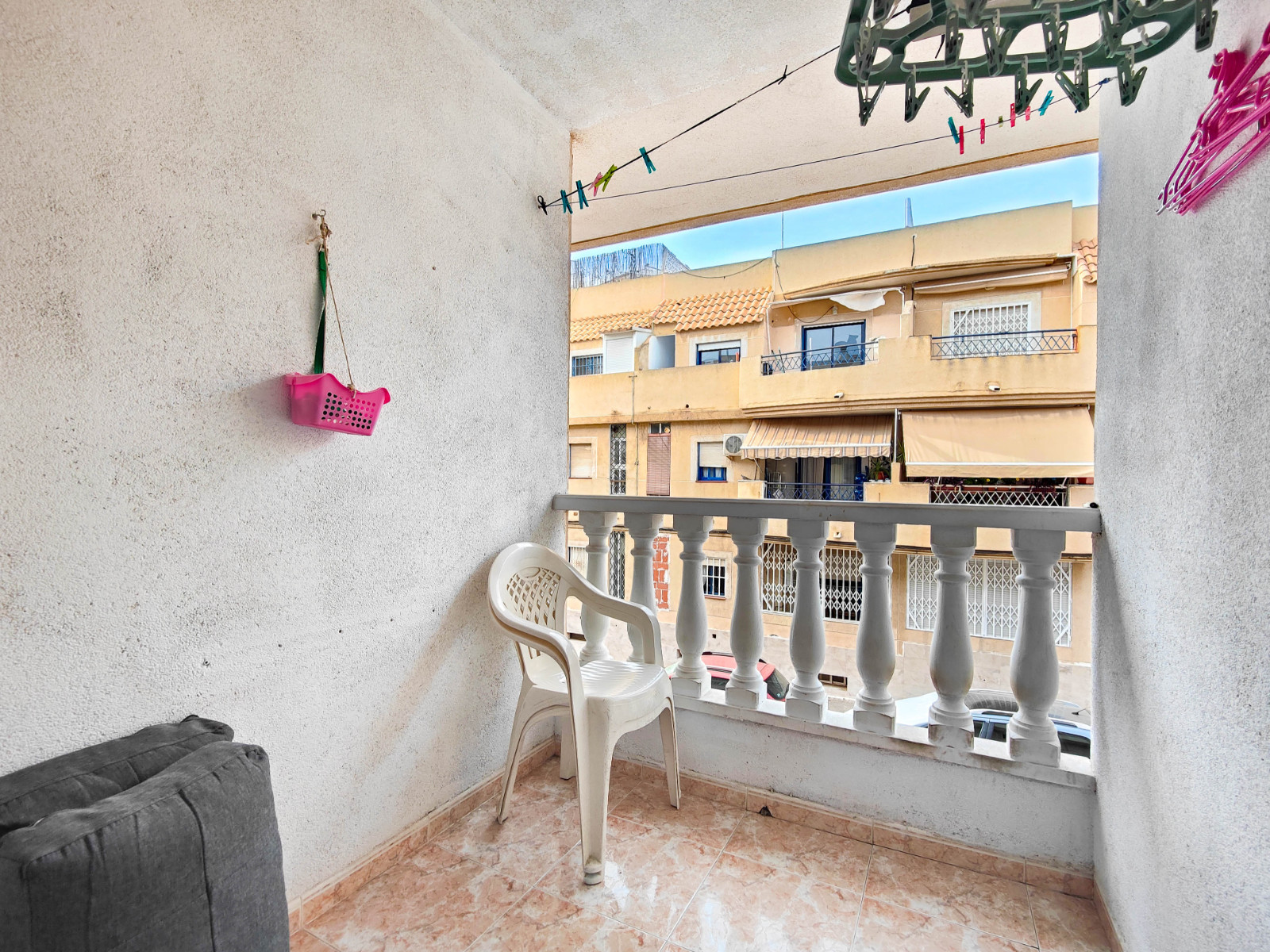 For sale - 2 Bedroom 1 Bathroom Apartment in Torrevieja - Antonio Machado  - Alicante