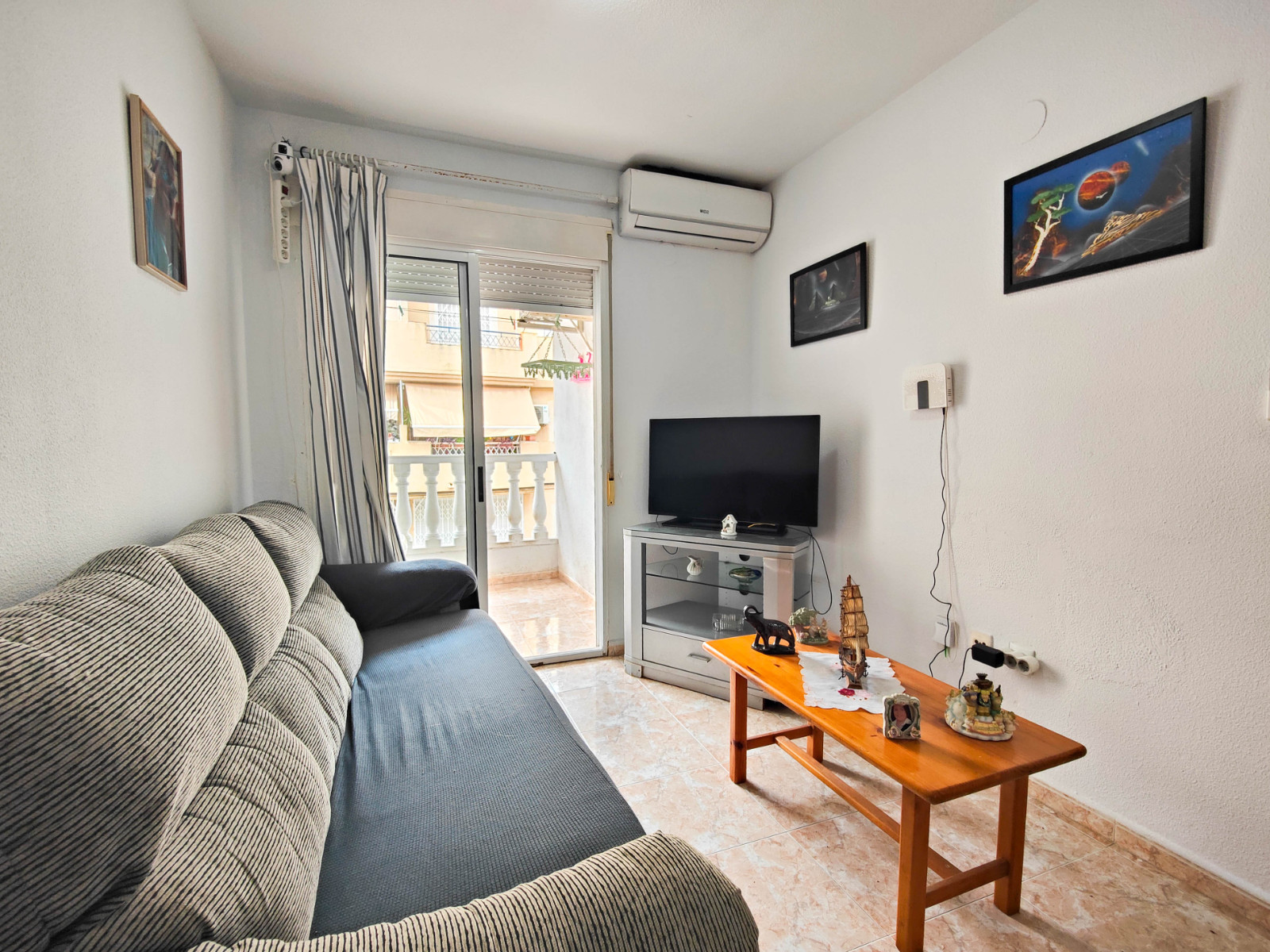For sale - 2 Bedroom 1 Bathroom Apartment in Torrevieja - Antonio Machado  - Alicante