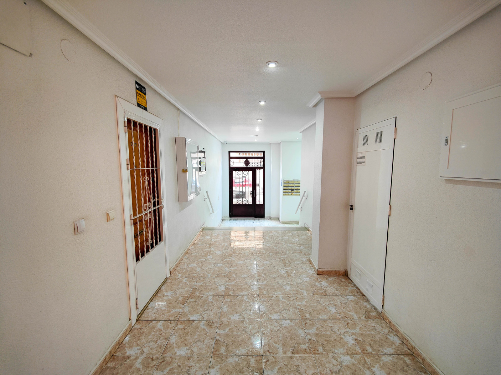 For sale - 2 Bedroom 1 Bathroom Apartment in Torrevieja - Antonio Machado  - Alicante
