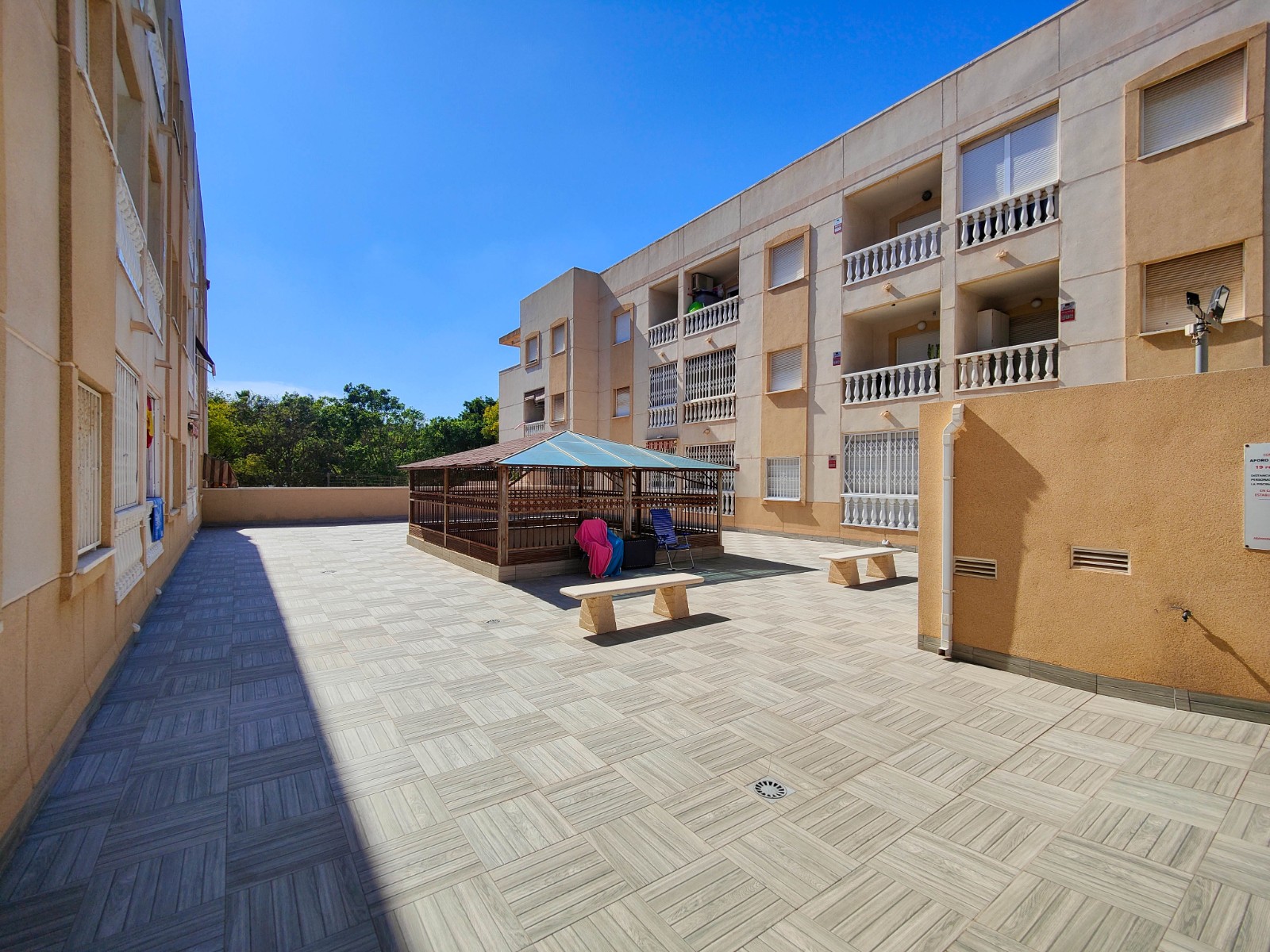 For sale - 2 Bedroom 1 Bathroom Apartment in Torrevieja - Antonio Machado  - Alicante