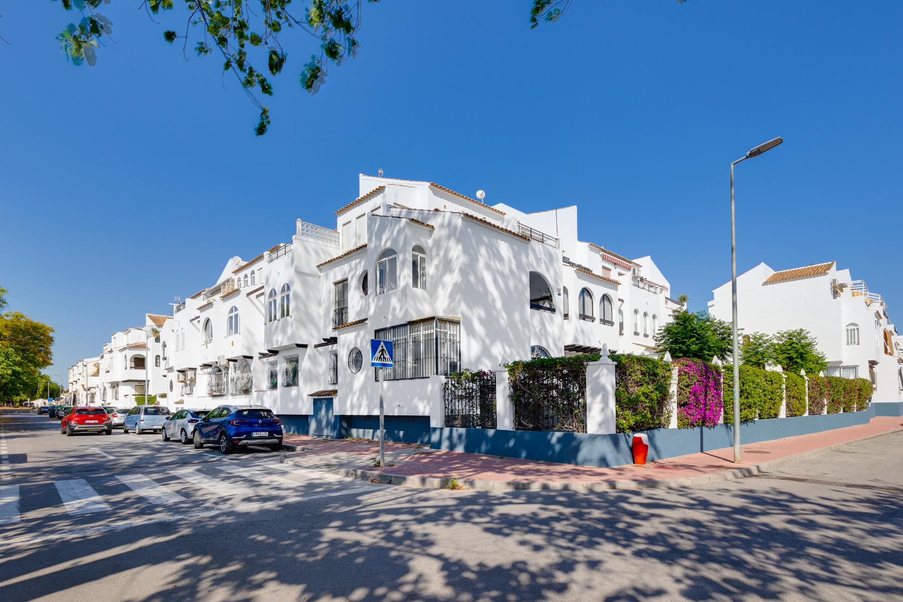 Sold - SOLD-2 Bedroom 1 Bathroom Ground Floor apartment in Torrevieja - playa de los naufragos  - Alicante