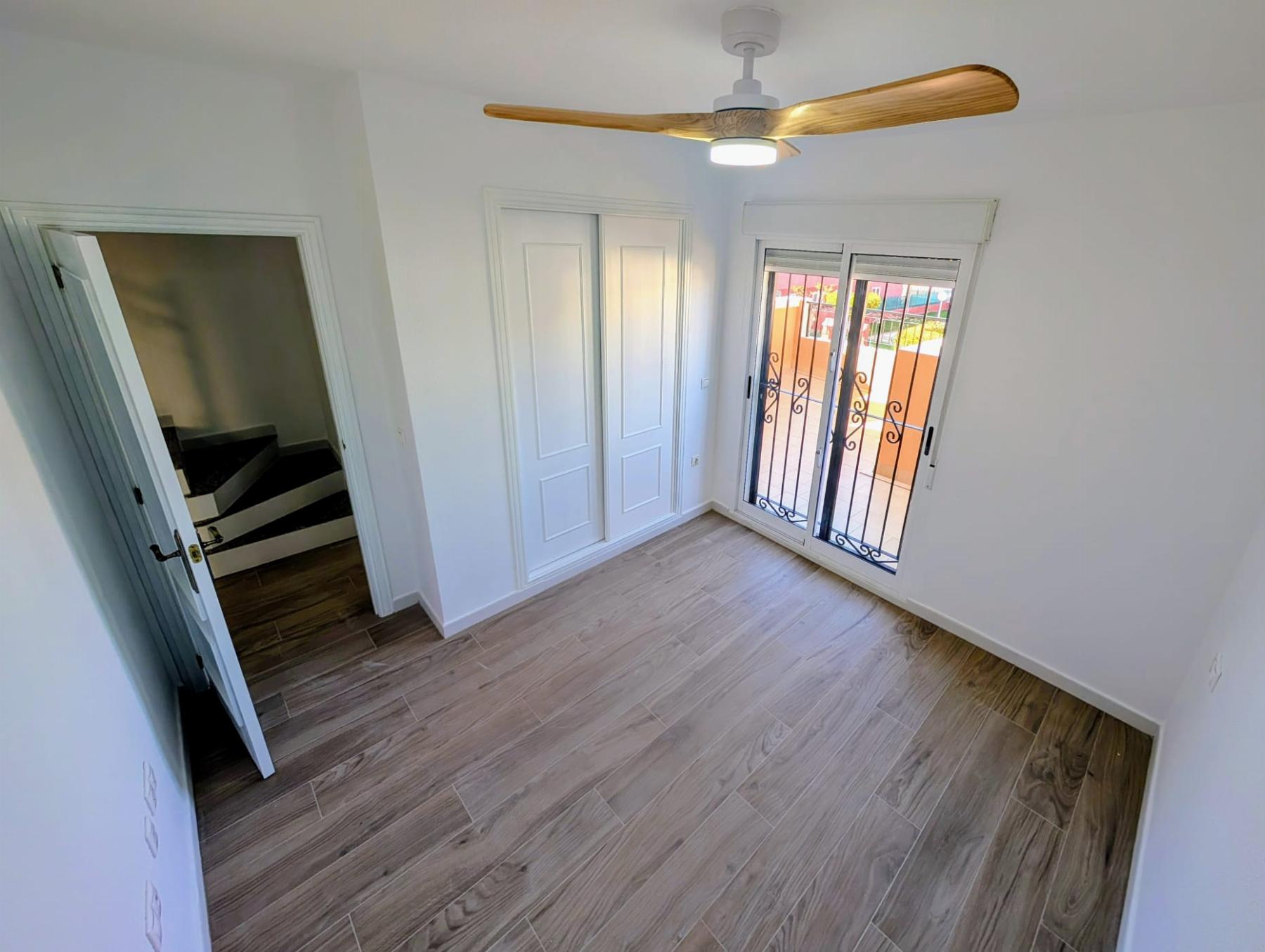 For sale - 3 Bedroom 2 Bathroom Chalet in Orihuela Costa - Dream Hills  - Alicante