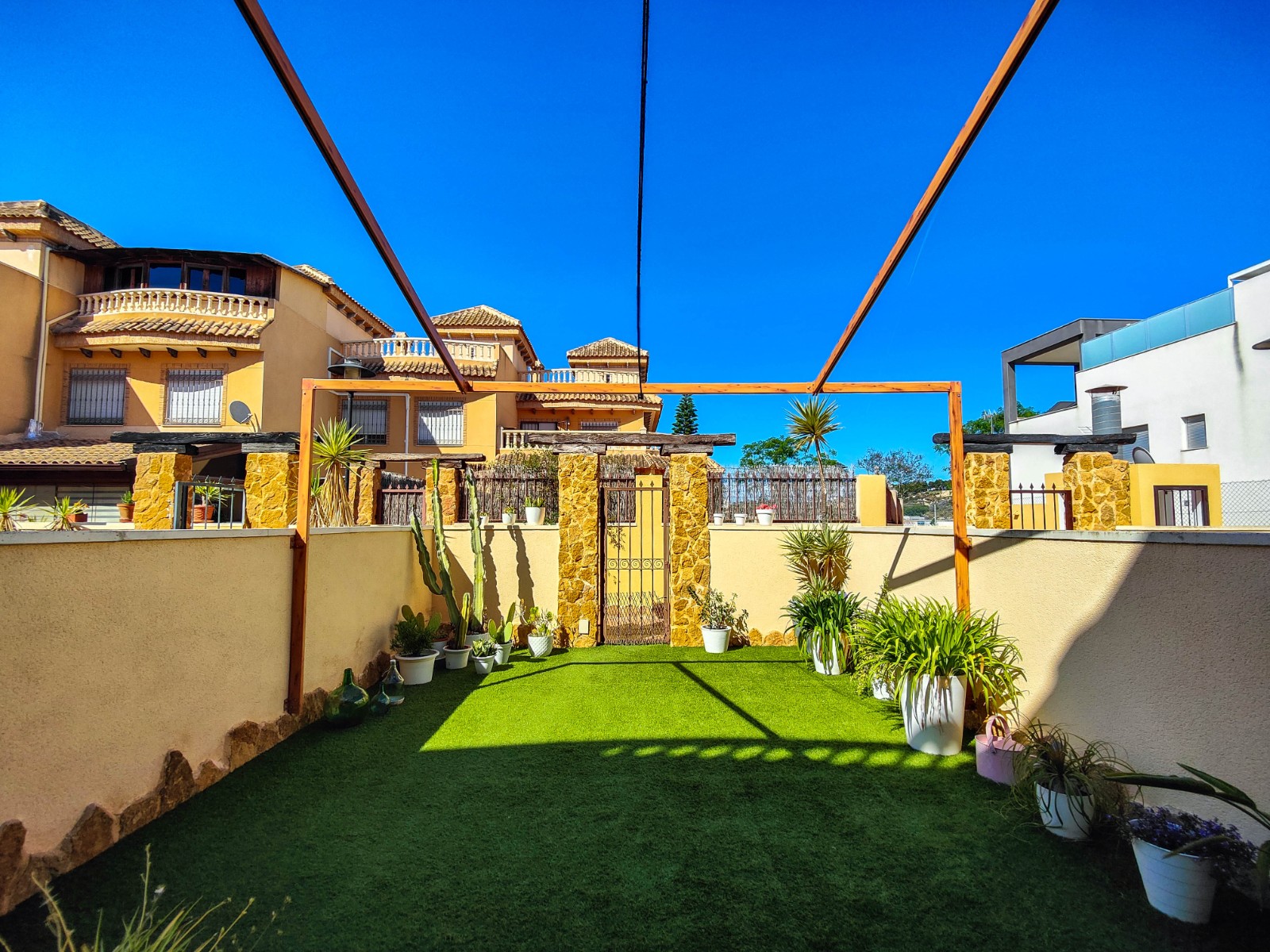 For sale - 4 Bedroom 3 Bathroom Townhouse in Guardamar del Segura - Guardamar - El Raso  - Alicante
