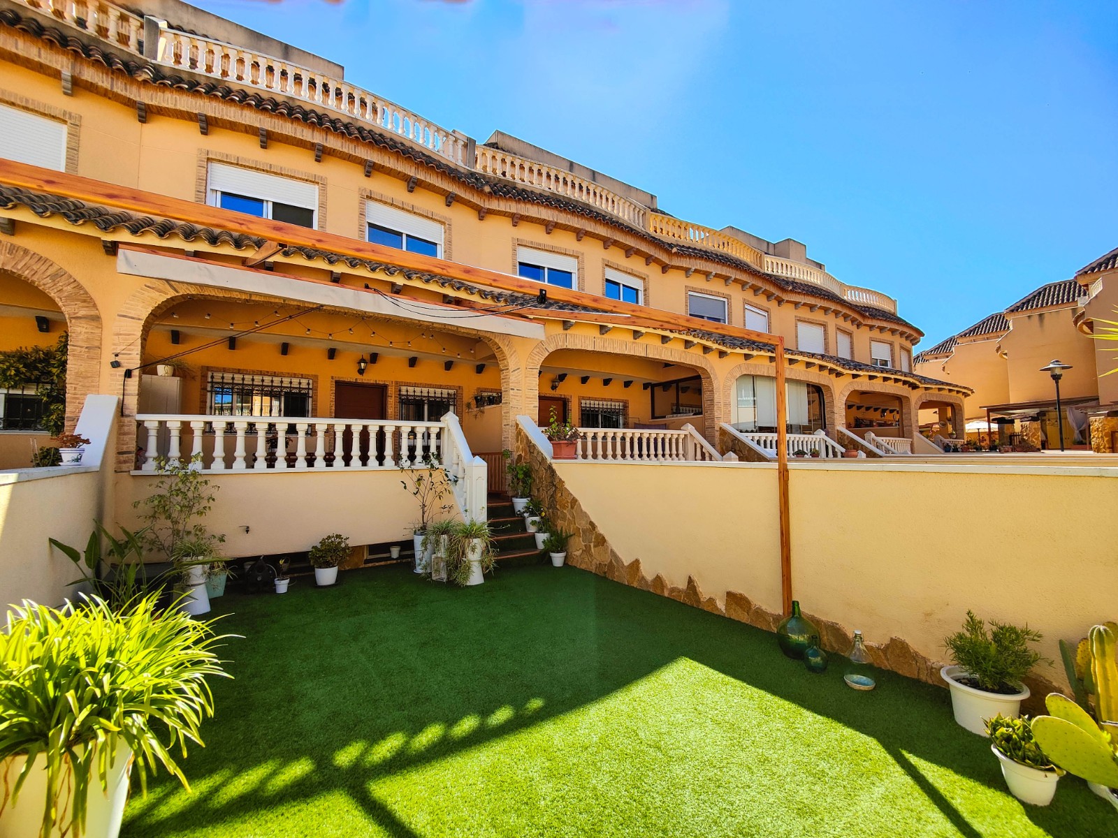 For sale - 4 Bedroom 3 Bathroom Townhouse in Guardamar del Segura - Guardamar - El Raso  - Alicante