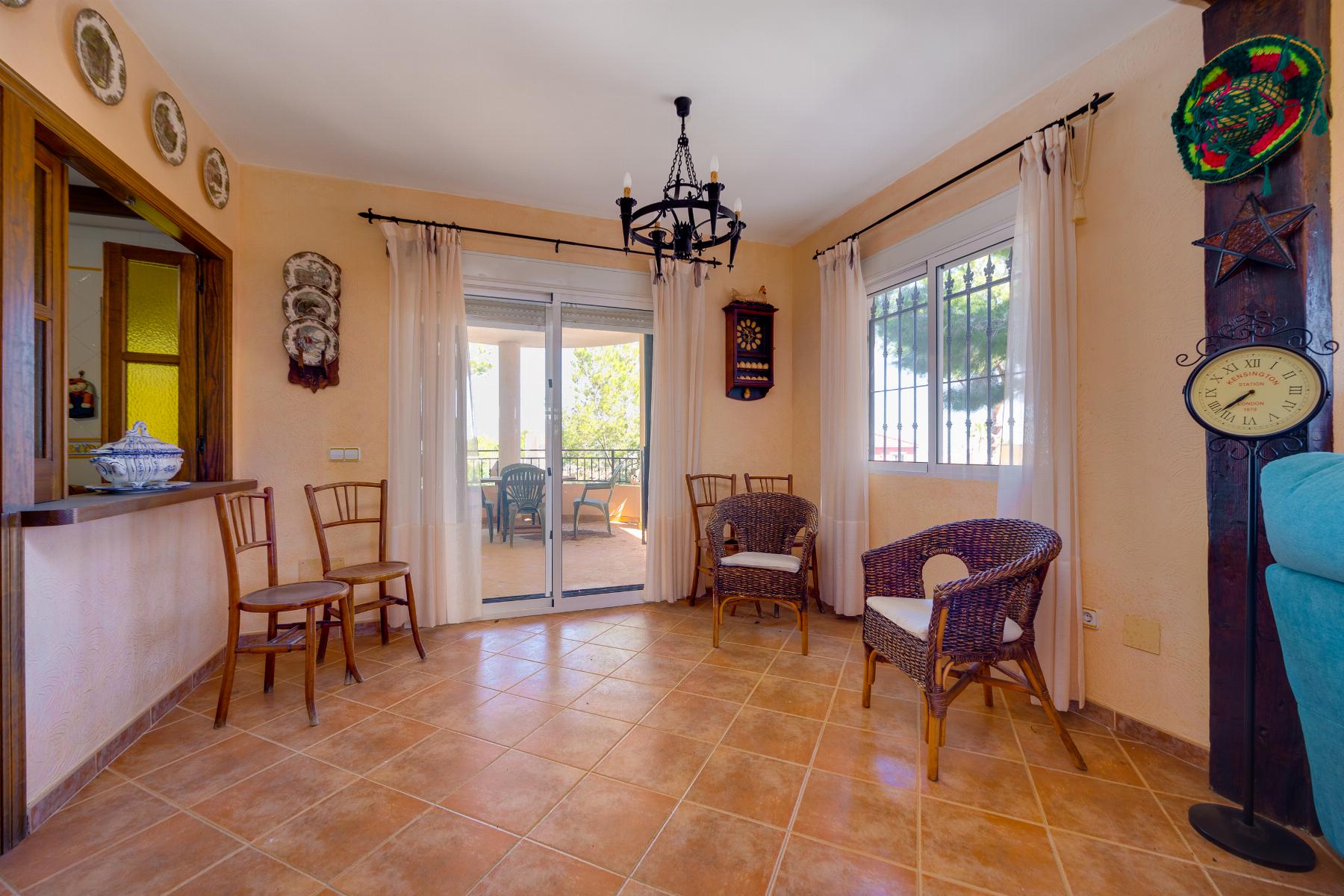For sale - 5 Bedroom 3 Bathroom Chalet in San Miguel de Salinas - San Miguel de Salinas  - Alicante