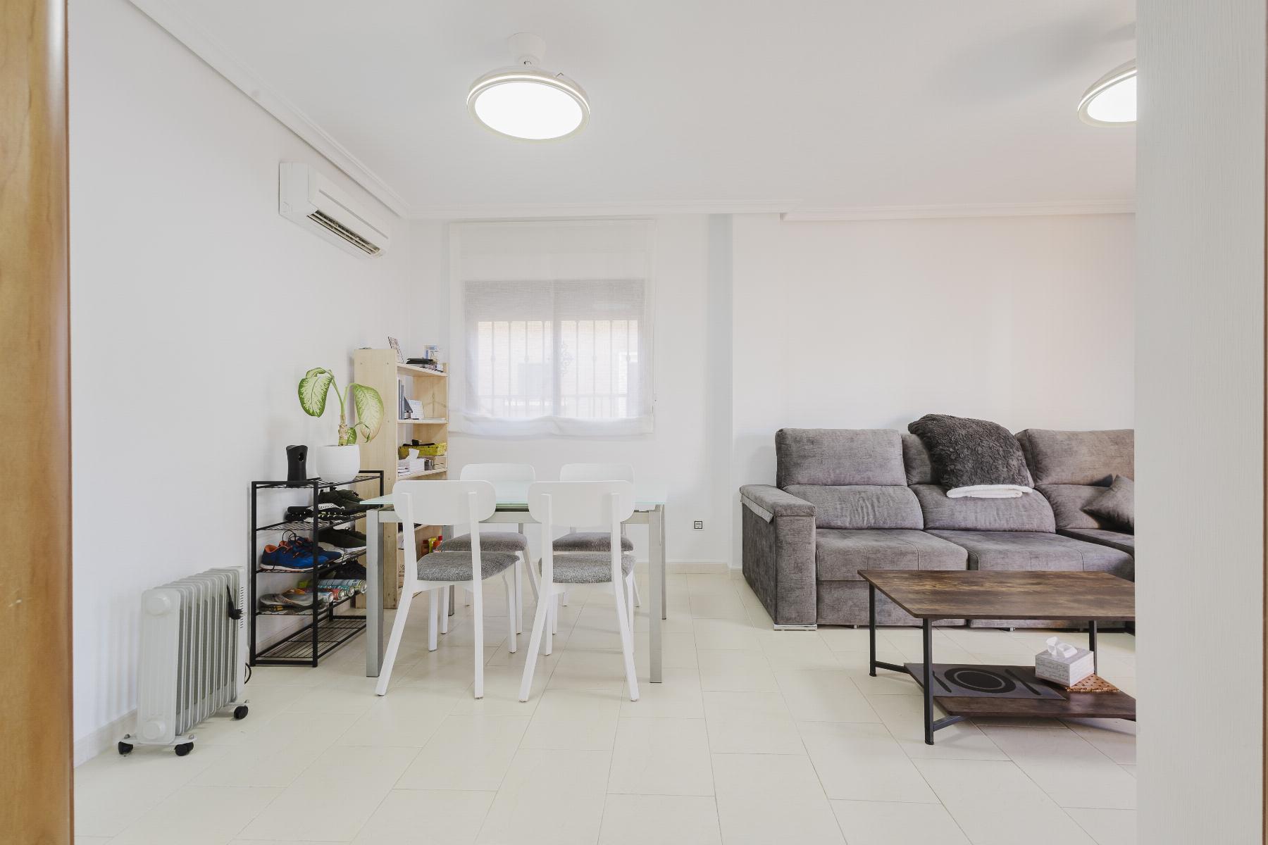 For sale - 2 Bedroom 2 Bathroom Chalet in Torrevieja - Aguas Nuevas  - Alicante