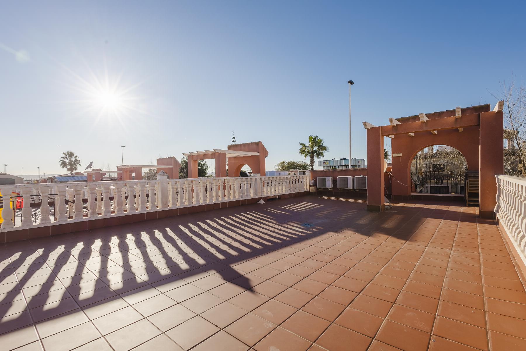 For sale - 2 Bedroom 2 Bathroom Chalet in Torrevieja - Aguas Nuevas  - Alicante