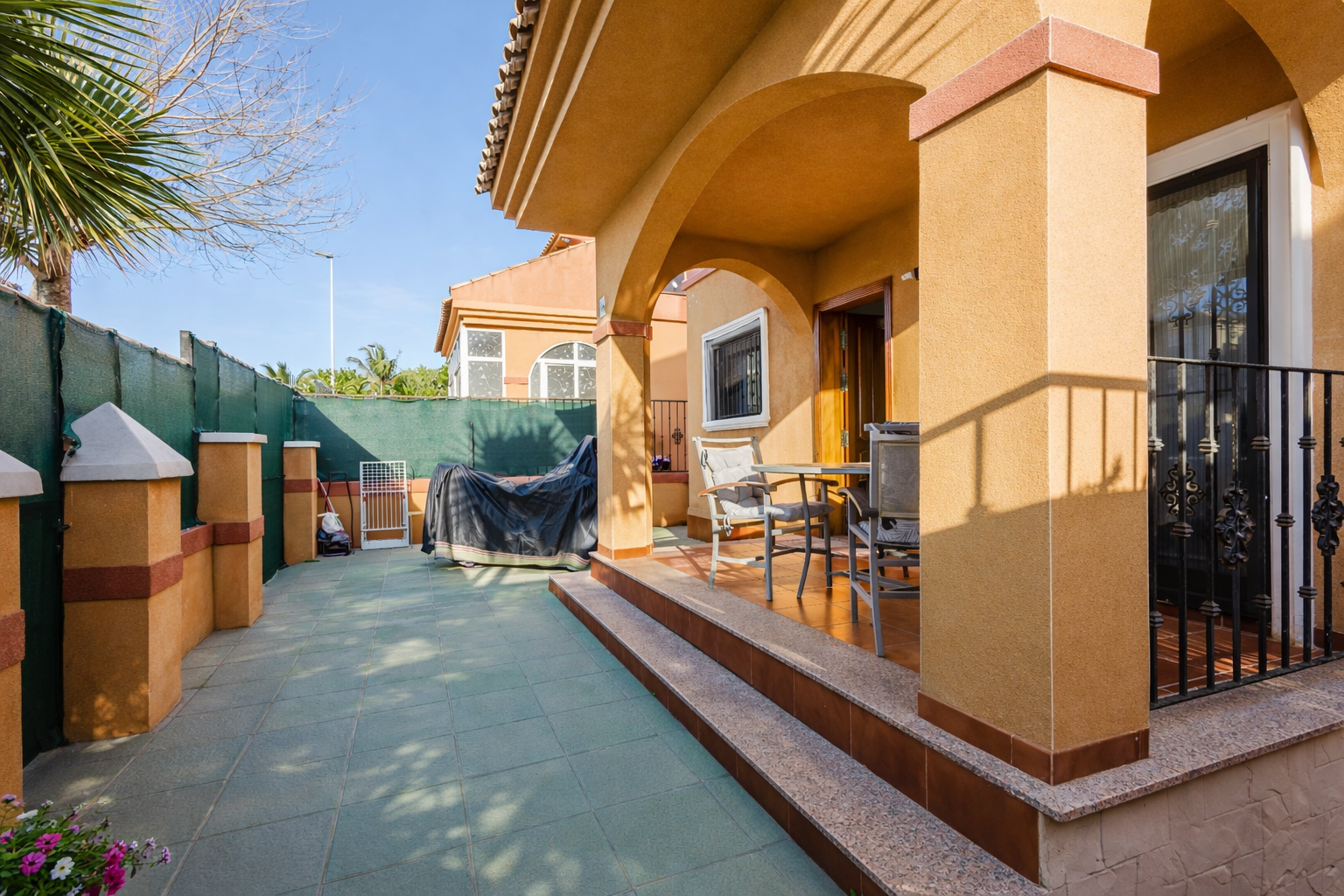For sale - 2 Bedroom 2 Bathroom Chalet in Torrevieja - Aguas Nuevas  - Alicante