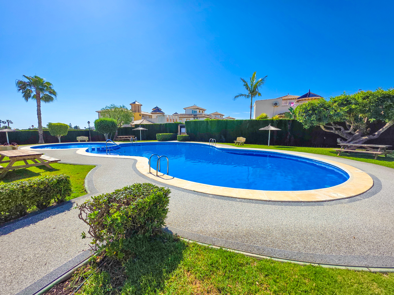 For sale - 2 Bedroom 1 Bathroom Apartment in Lomas de Cabo Roig - , Lomas de Cabo Roig, Alicante, Spain - Alicante