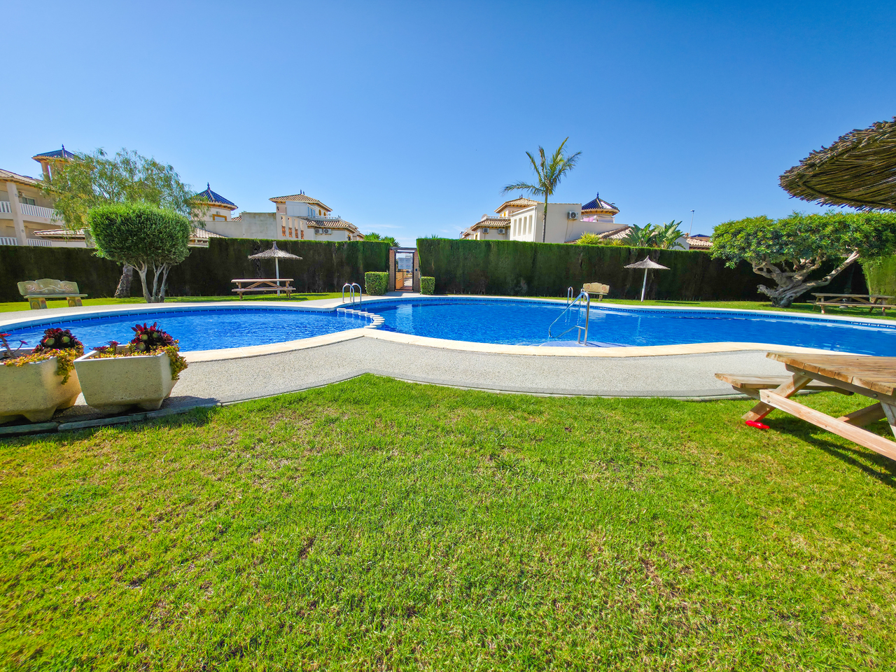 For sale - 2 Bedroom 1 Bathroom Apartment in Lomas de Cabo Roig - , Lomas de Cabo Roig, Alicante, Spain - Alicante