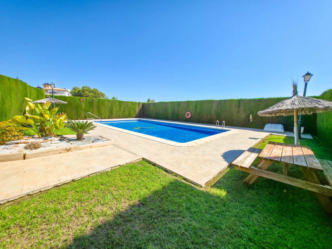 For sale - 2 Bedroom 1 Bathroom Apartment in Lomas de Cabo Roig - , Lomas de Cabo Roig, Alicante, Spain - Alicante