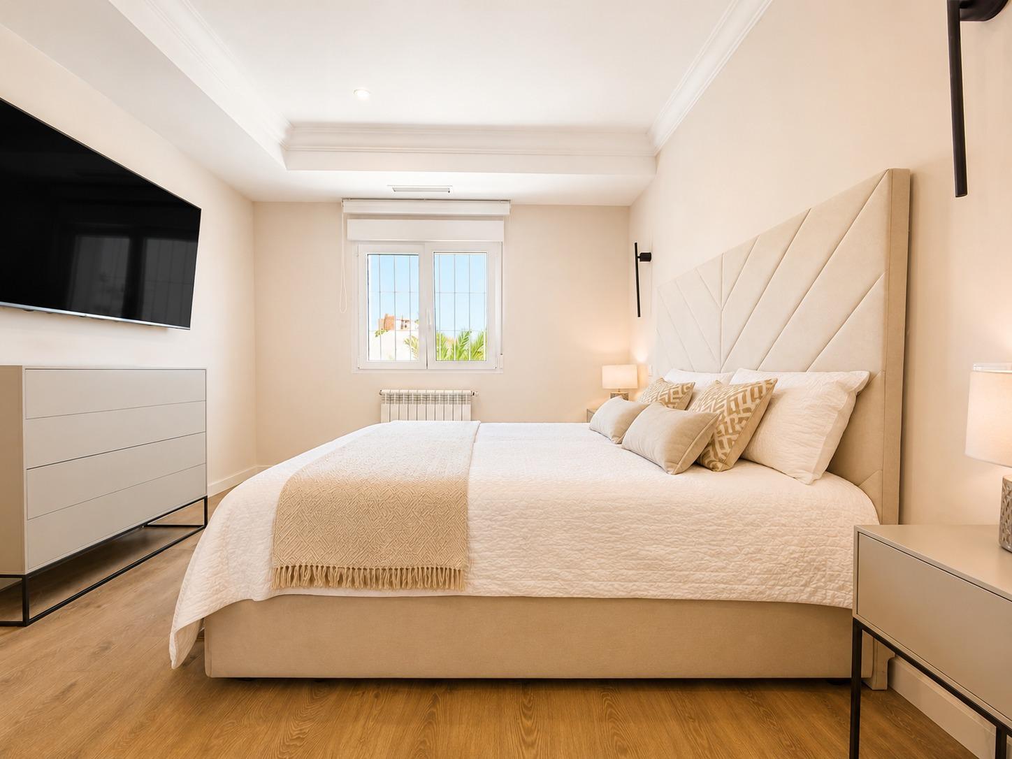 For sale - 4 Bedroom 5 Bathroom Villa in Cabo Roig - Campoamor  - Alicante