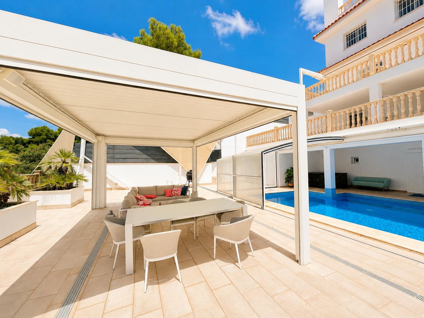 For sale - 4 Bedroom 5 Bathroom Villa in Cabo Roig - Campoamor  - Alicante