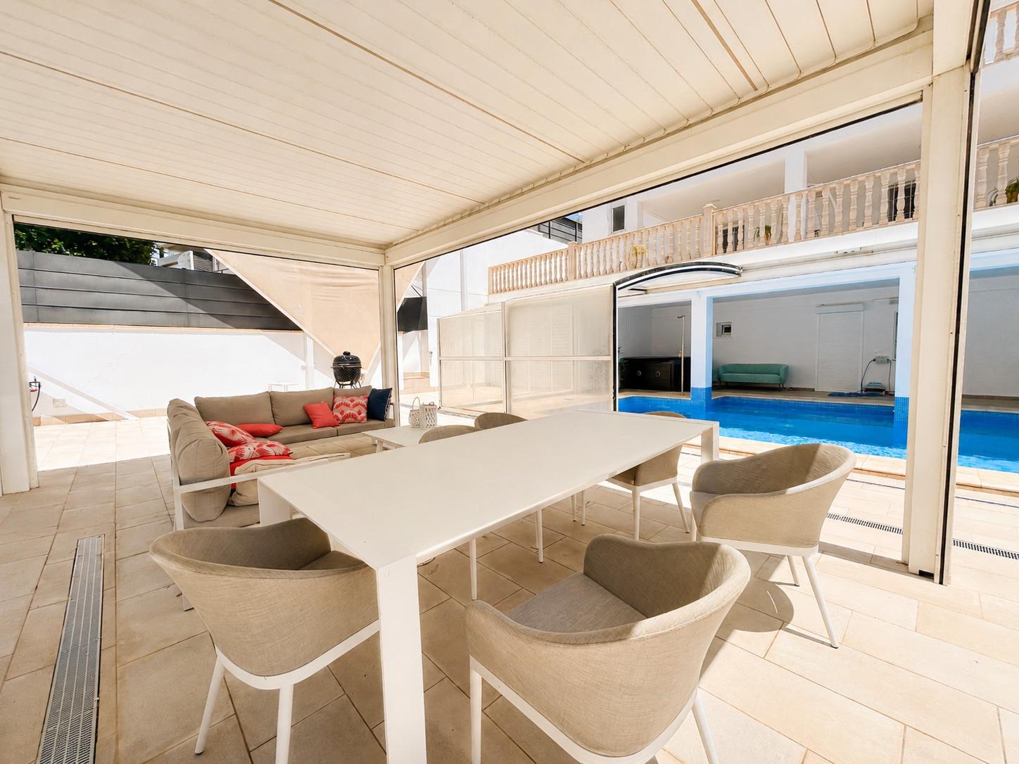 For sale - 4 Bedroom 5 Bathroom Villa in Cabo Roig - Campoamor  - Alicante