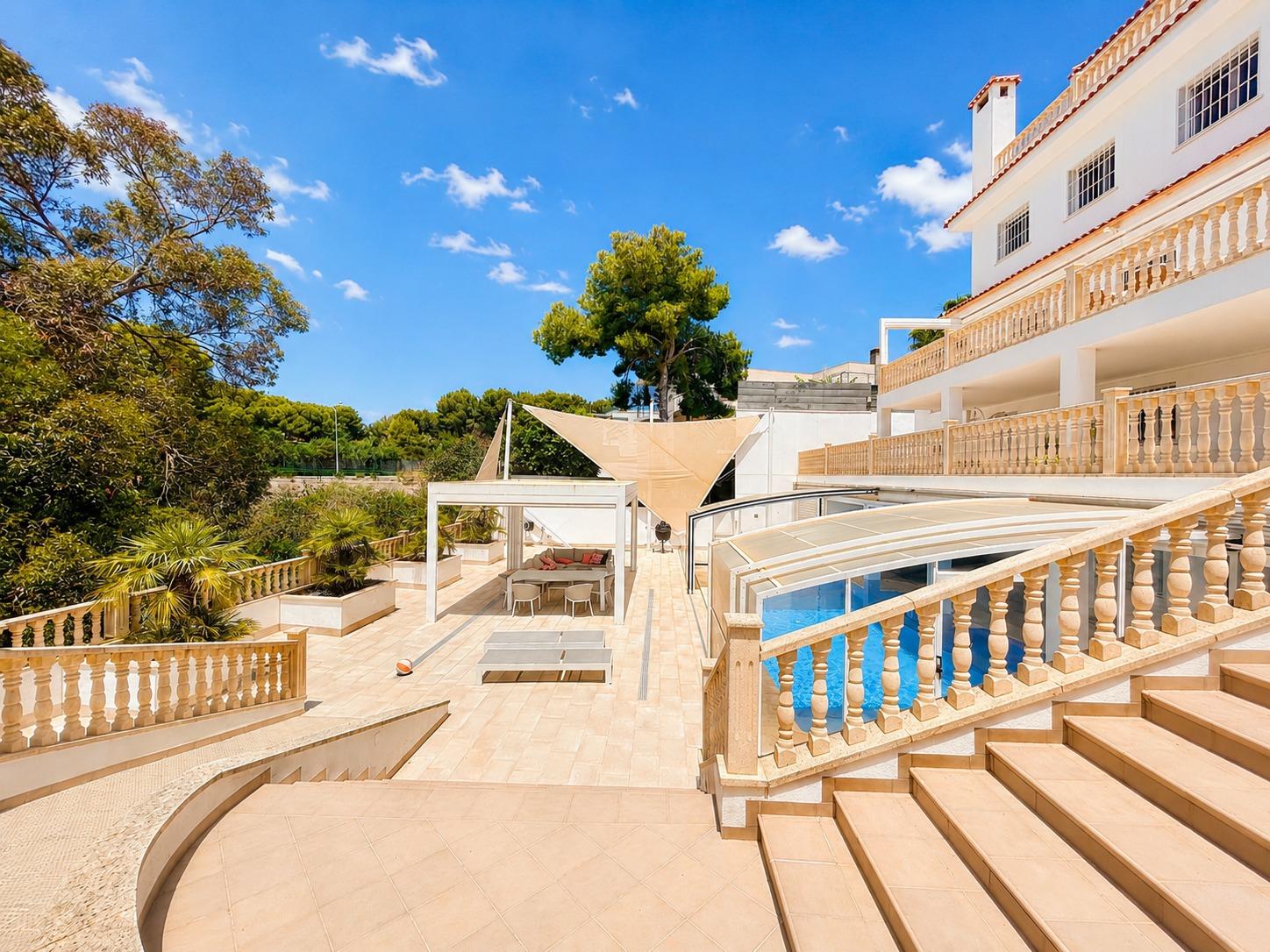 For sale - 4 Bedroom 5 Bathroom Villa in Cabo Roig - Campoamor  - Alicante