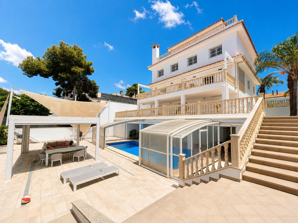 4 Bedroom 5 Bathroom Villa in Cabo Roig