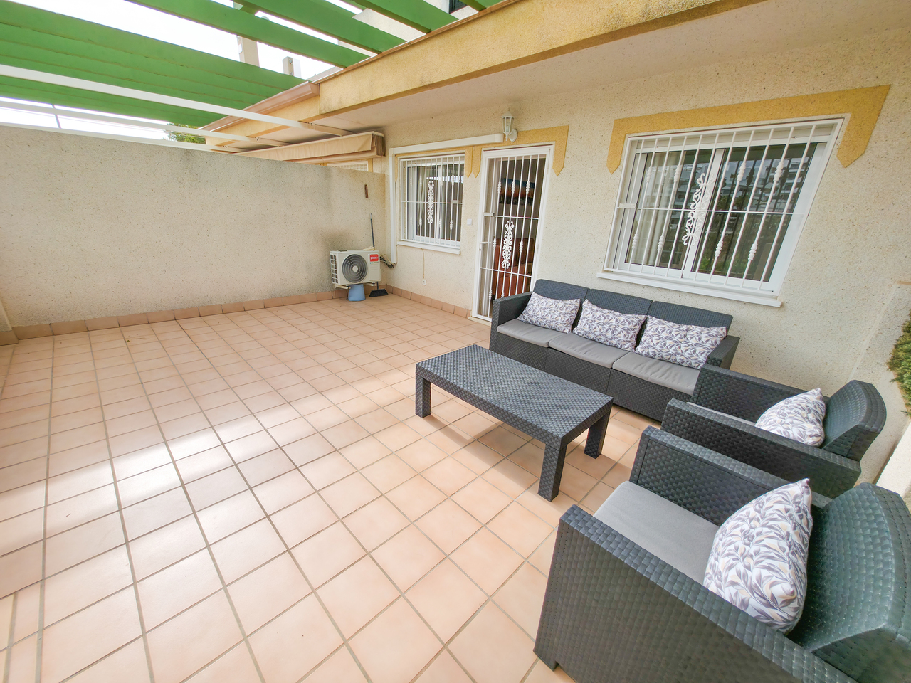 For sale - 2 Bedroom 1 Bathroom Apartment in Villamartin - , Villamartin, Alicante, Spain - Alicante