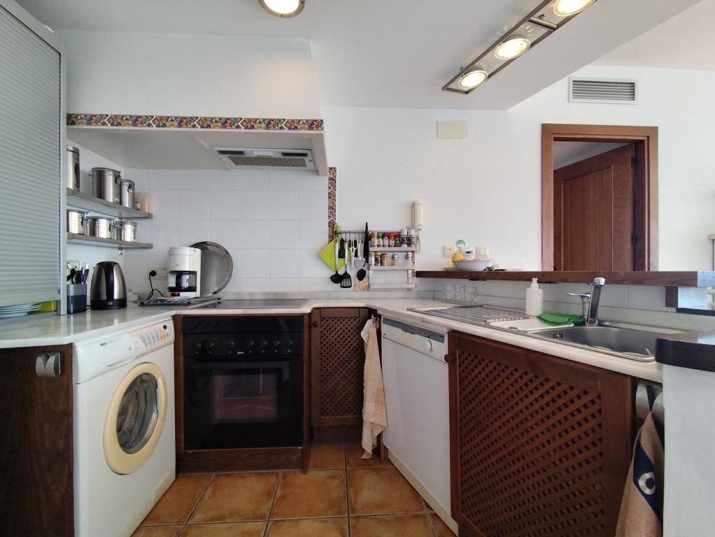 For sale - 2 Bedroom 1 Bathroom Penthouse in Punta Prima -  - Alicante