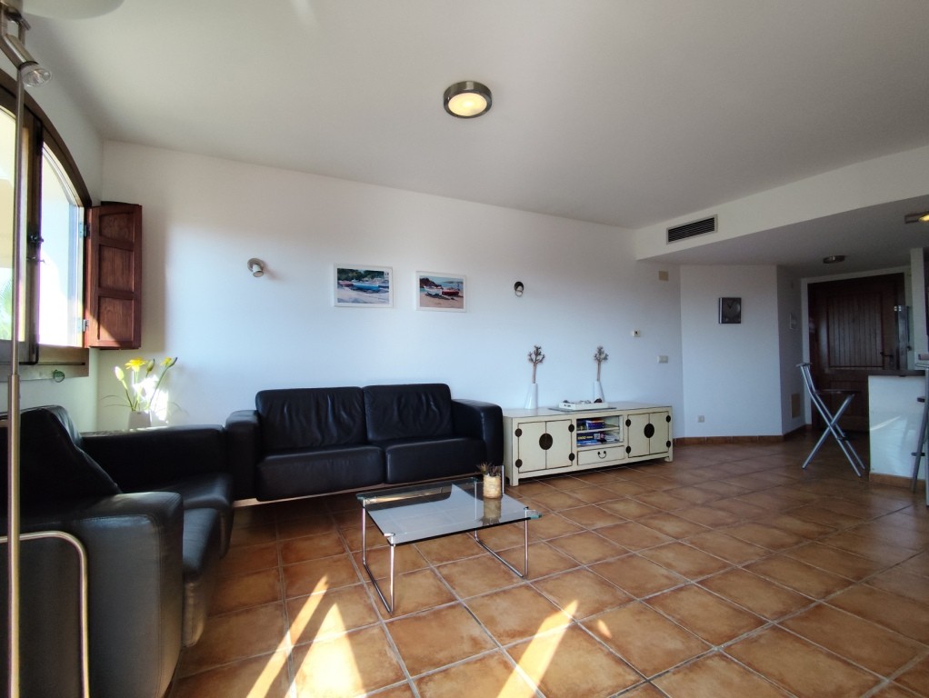 For sale - 2 Bedroom 1 Bathroom Penthouse in Punta Prima -  - Alicante