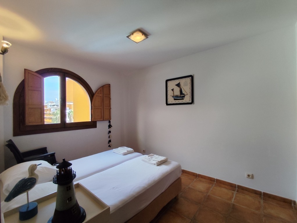 For sale - 2 Bedroom 1 Bathroom Penthouse in Punta Prima -  - Alicante