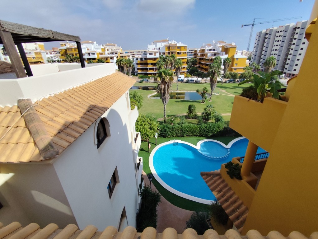 For sale - 2 Bedroom 1 Bathroom Penthouse in Punta Prima -  - Alicante