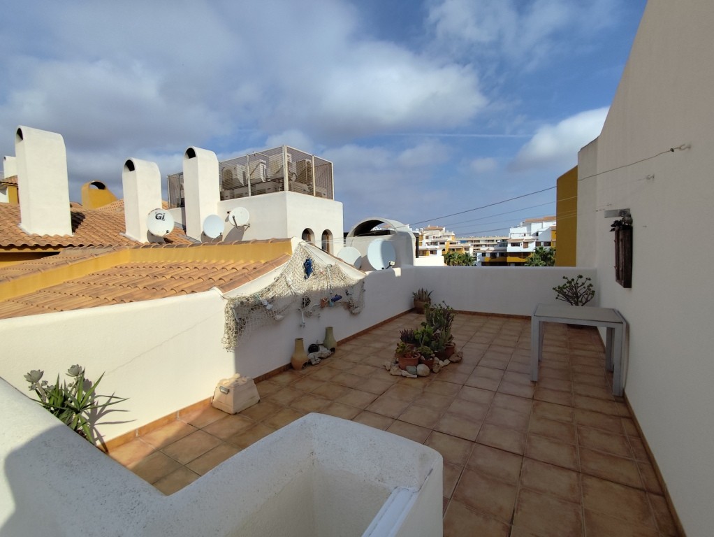 For sale - 2 Bedroom 1 Bathroom Penthouse in Punta Prima -  - Alicante