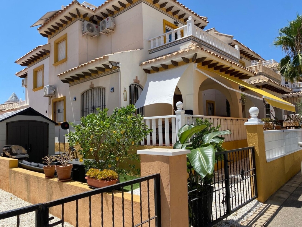 2 Bedroom 2 Bathroom Townhouse in Lomas de Cabo Roig