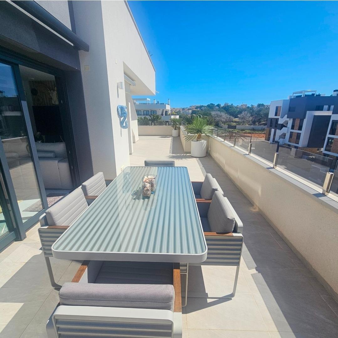 For sale - 4 Bedroom 2 Bathroom Penthouse in Orihuela Costa - Los Almendros-la Florida  - Alicante