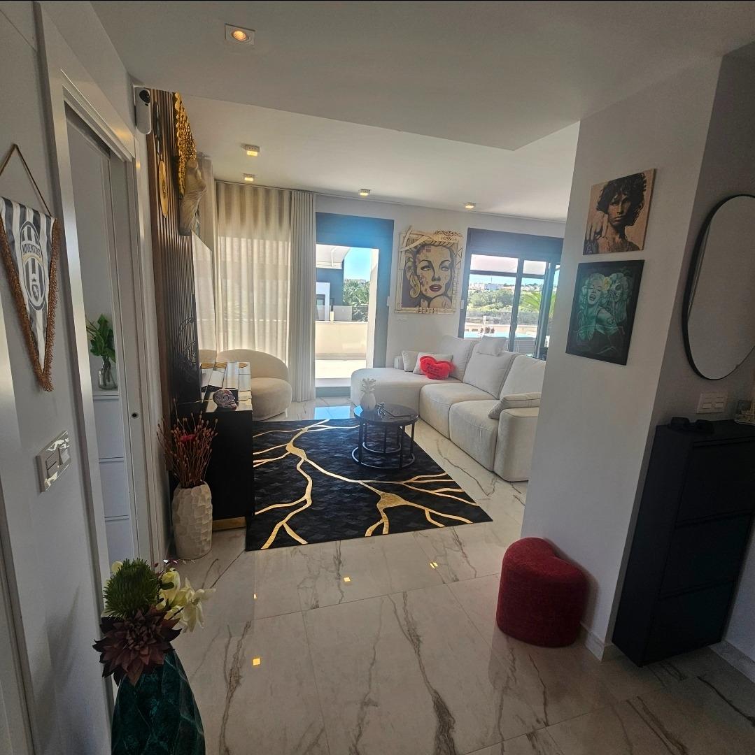 For sale - 4 Bedroom 2 Bathroom Penthouse in Orihuela Costa - Los Almendros-la Florida  - Alicante